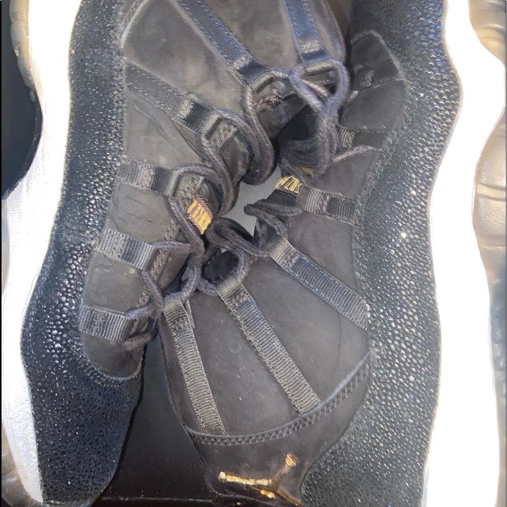 Jordan 11 retro black heiress black stingray